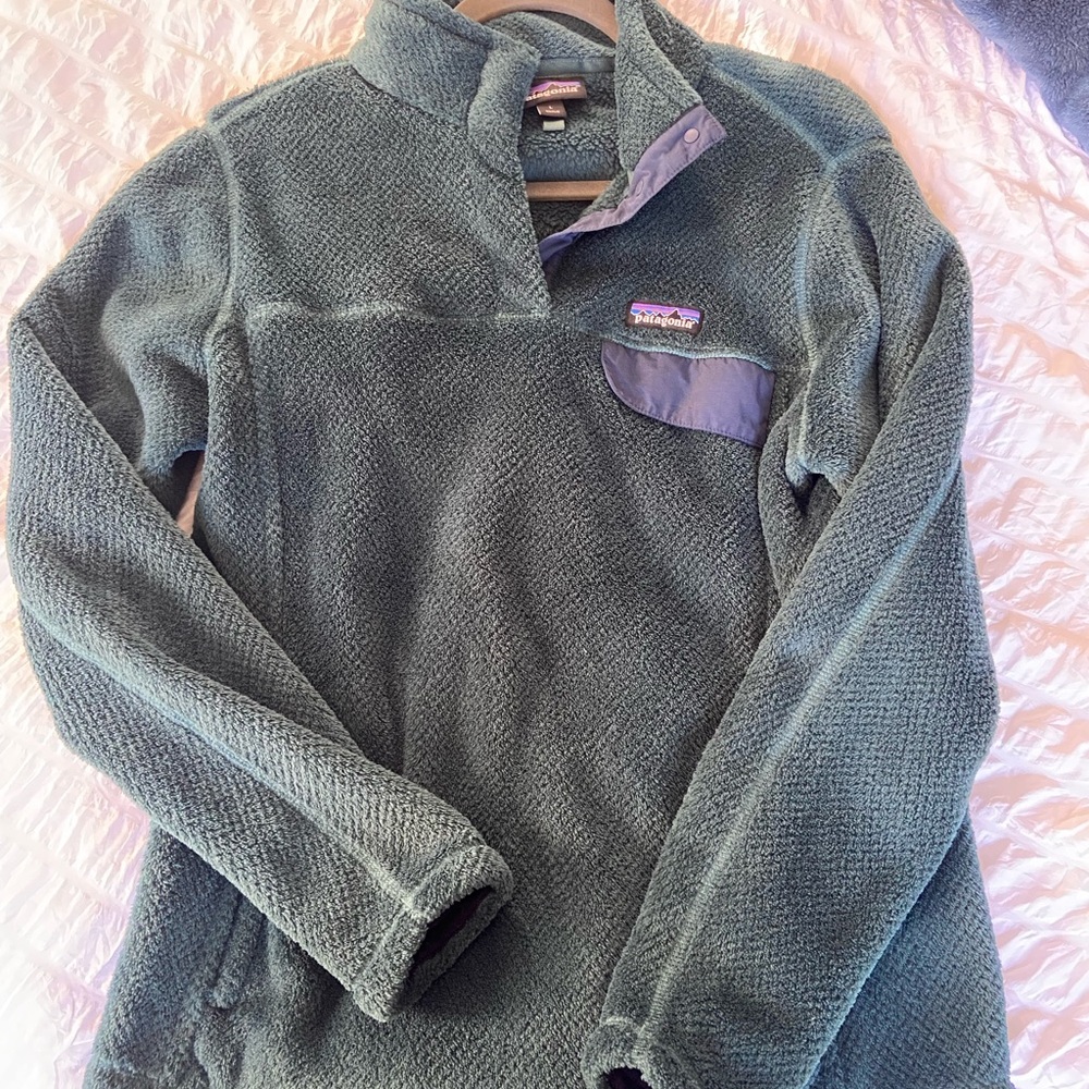 Patagonia Turquoise and Navy Fleece Jacket - Picture 3 of 3